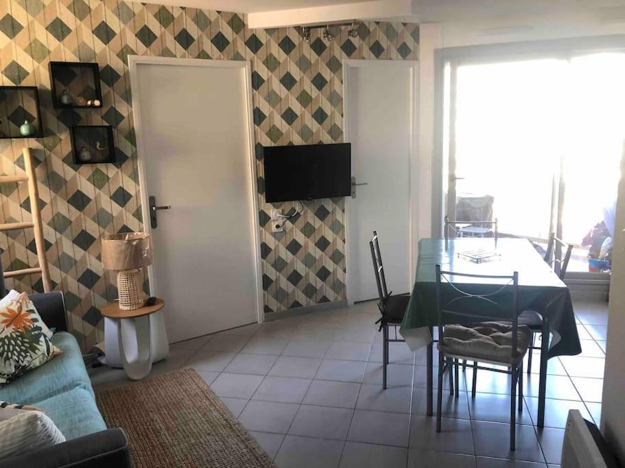 Appartement Face A La Mer Canet En Roussillon Exterior foto